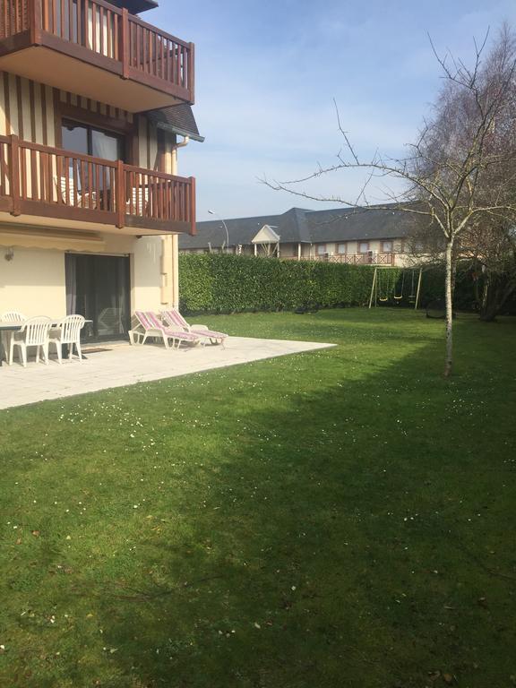 Les Manoirs Apartment Deauville Exterior photo